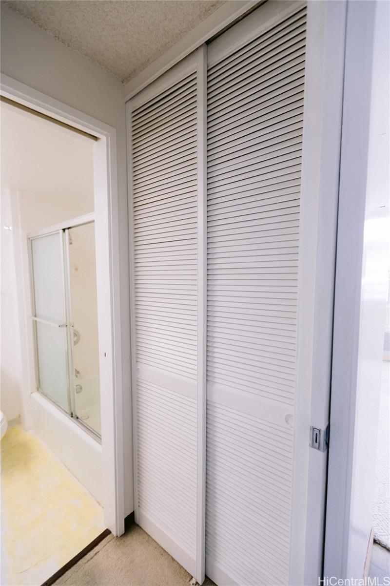 Kapiolani Terrace condo # 617, Honolulu, Hawaii - photo 9 of 21