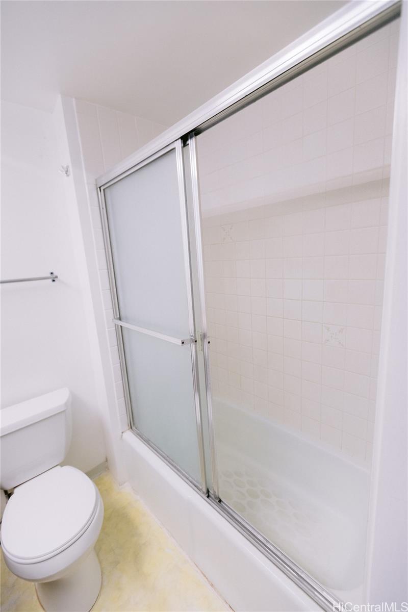 Kapiolani Terrace condo # 617, Honolulu, Hawaii - photo 10 of 21