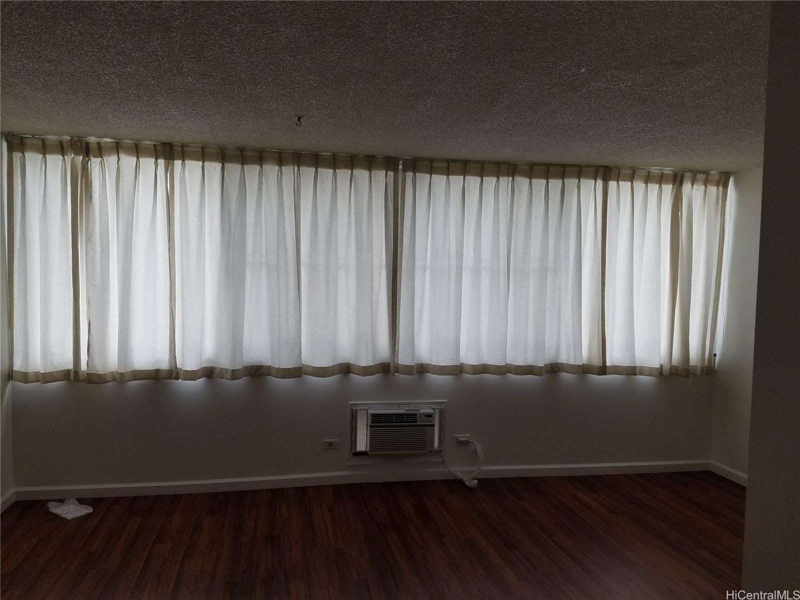 1560 Kanunu St Honolulu - Rental - photo 3 of 7