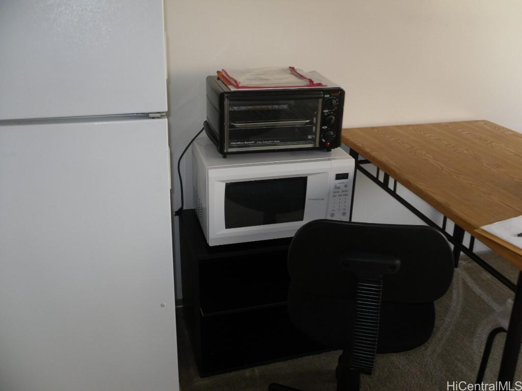 1560 Kanunu St Honolulu - Rental - photo 4 of 7