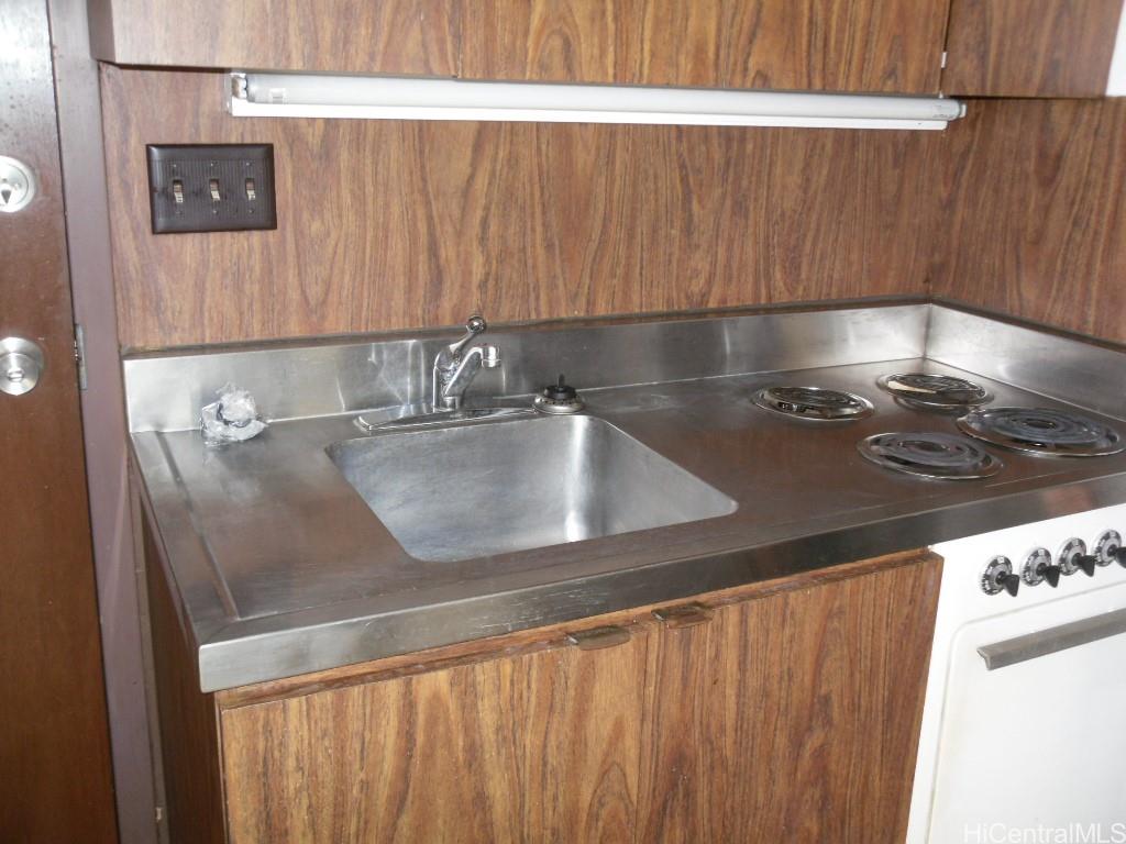 1560 Kanunu St Honolulu - Rental - photo 5 of 7