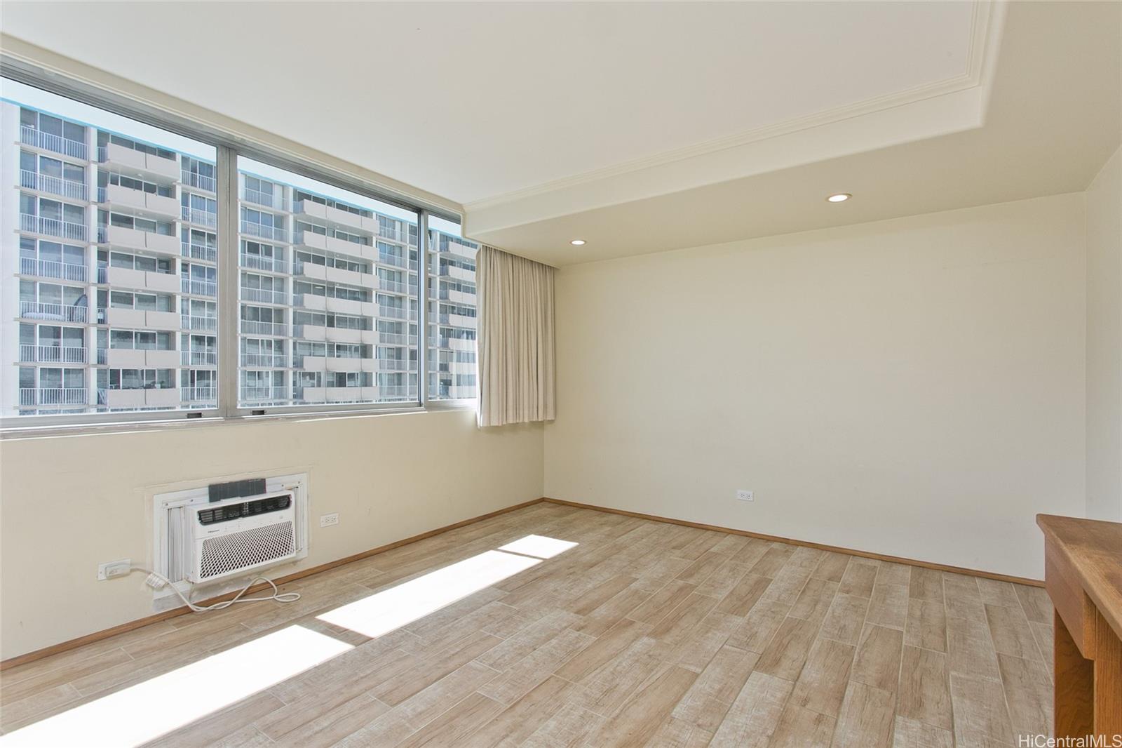 Kapiolani Terrace condo # 805, Honolulu, Hawaii - photo 3 of 10