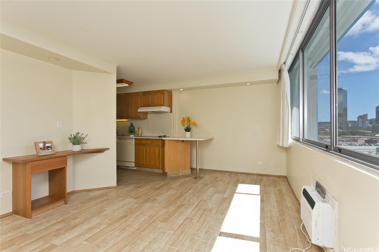 Kapiolani Terrace condo # 805, Honolulu, Hawaii - photo 5 of 10