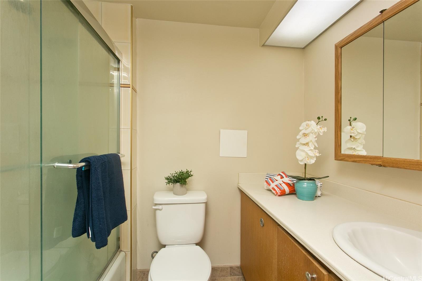 Kapiolani Terrace condo # 805, Honolulu, Hawaii - photo 8 of 10