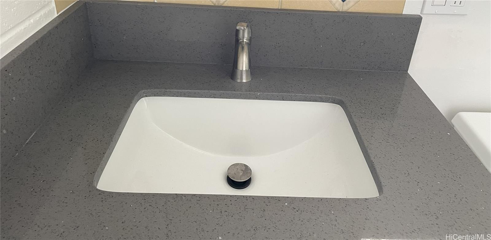 Makikilani Plaza condo # 1201, Honolulu, Hawaii - photo 14 of 25