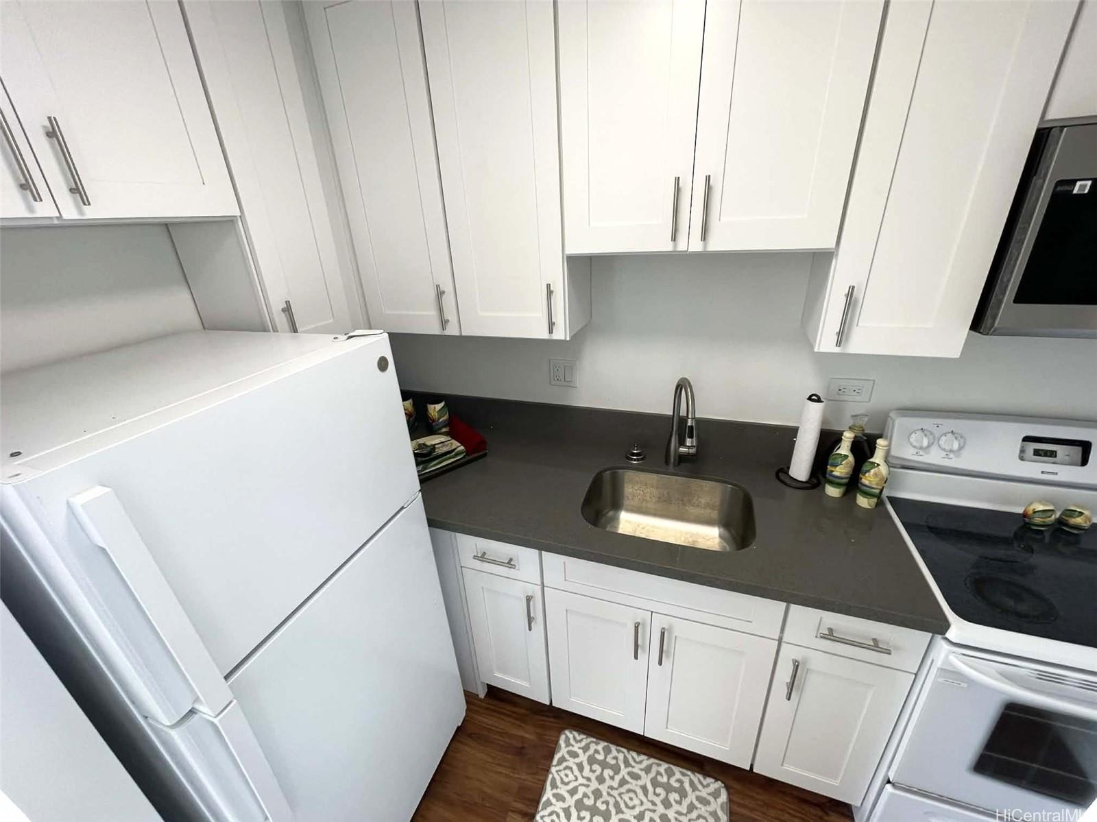 Makikilani Plaza condo # 1201, Honolulu, Hawaii - photo 3 of 25