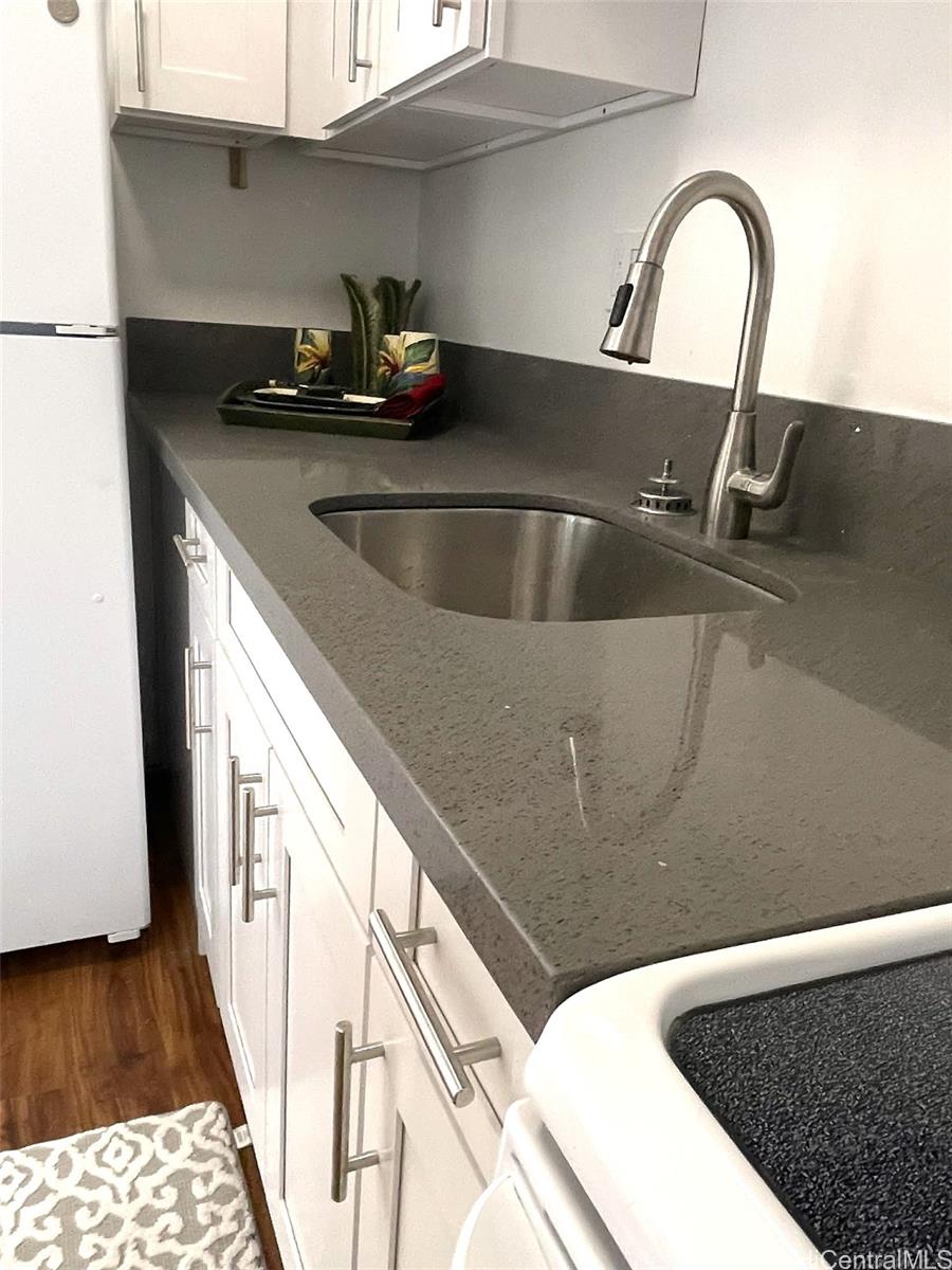 Makikilani Plaza condo # 1201, Honolulu, Hawaii - photo 4 of 25