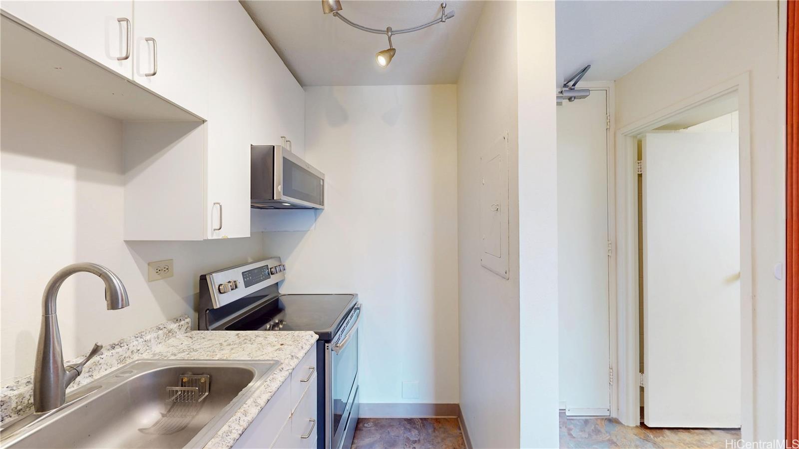 1560 Thurston Ave Honolulu - Rental - photo 2 of 24