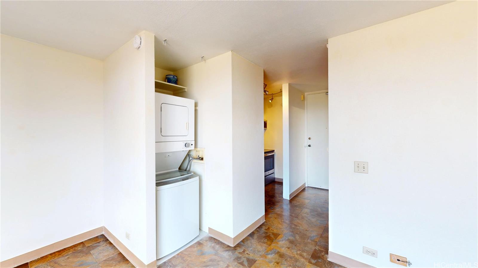 1560 Thurston Ave Honolulu - Rental - photo 7 of 24