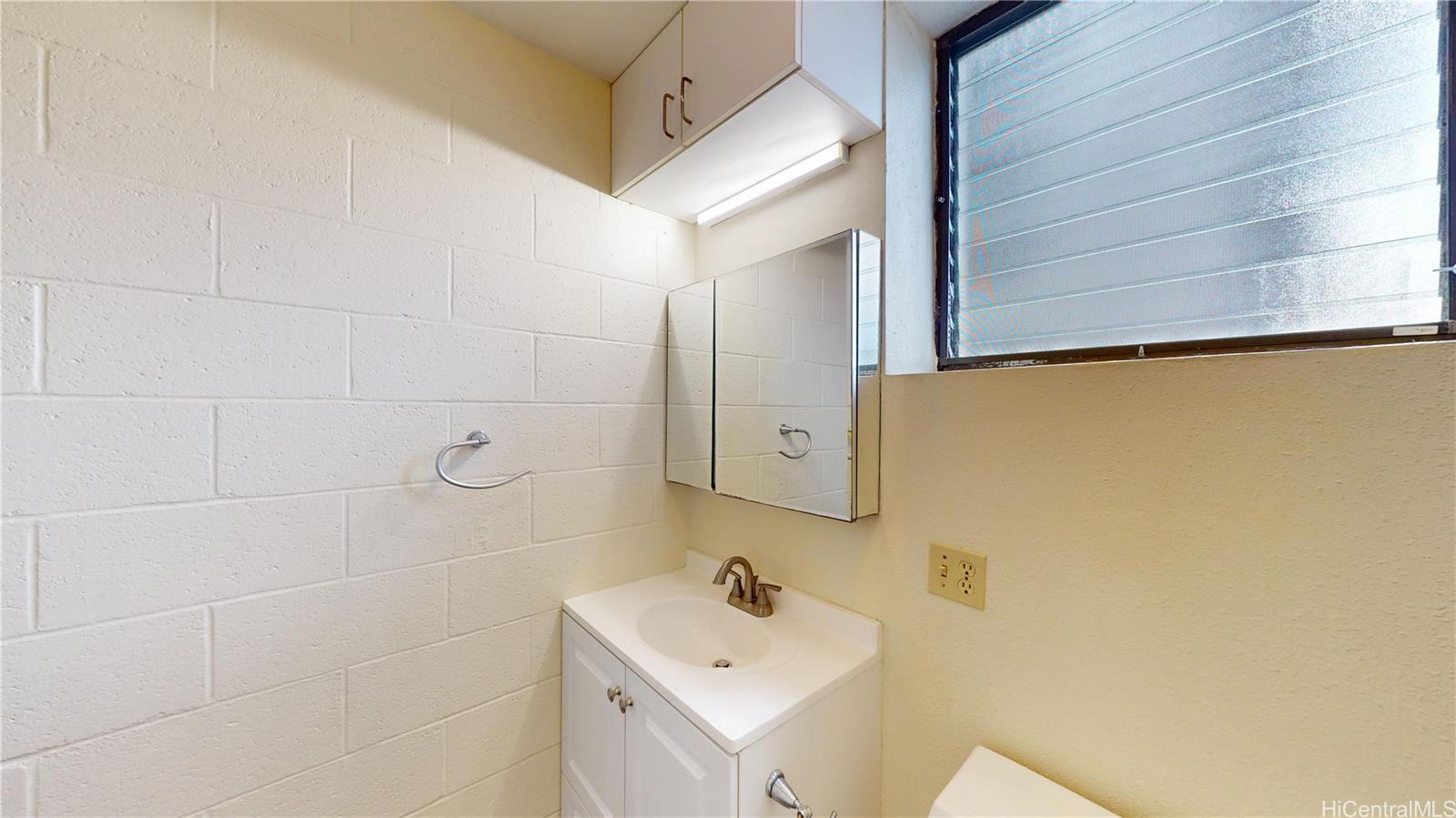 1560 Thurston Ave Honolulu - Rental - photo 10 of 24