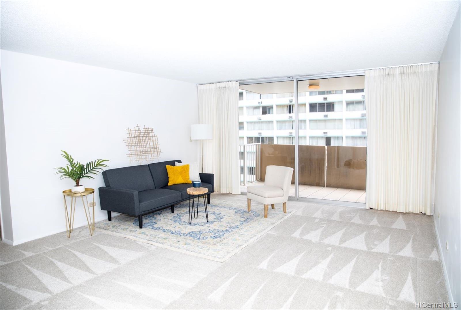 Princess Leilani 1001, 1561 Kanunu Street, Honolulu Holiday Mart