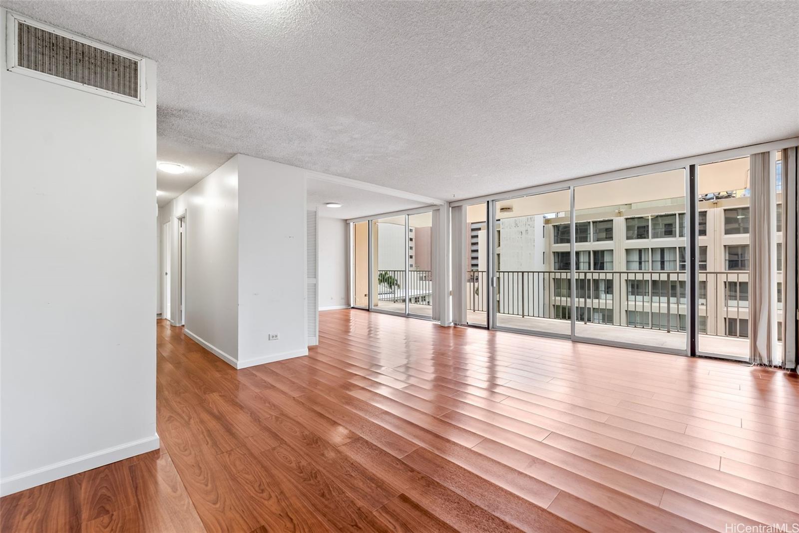 Princess Leilani condo # 406, Honolulu, Hawaii - photo 4 of 25