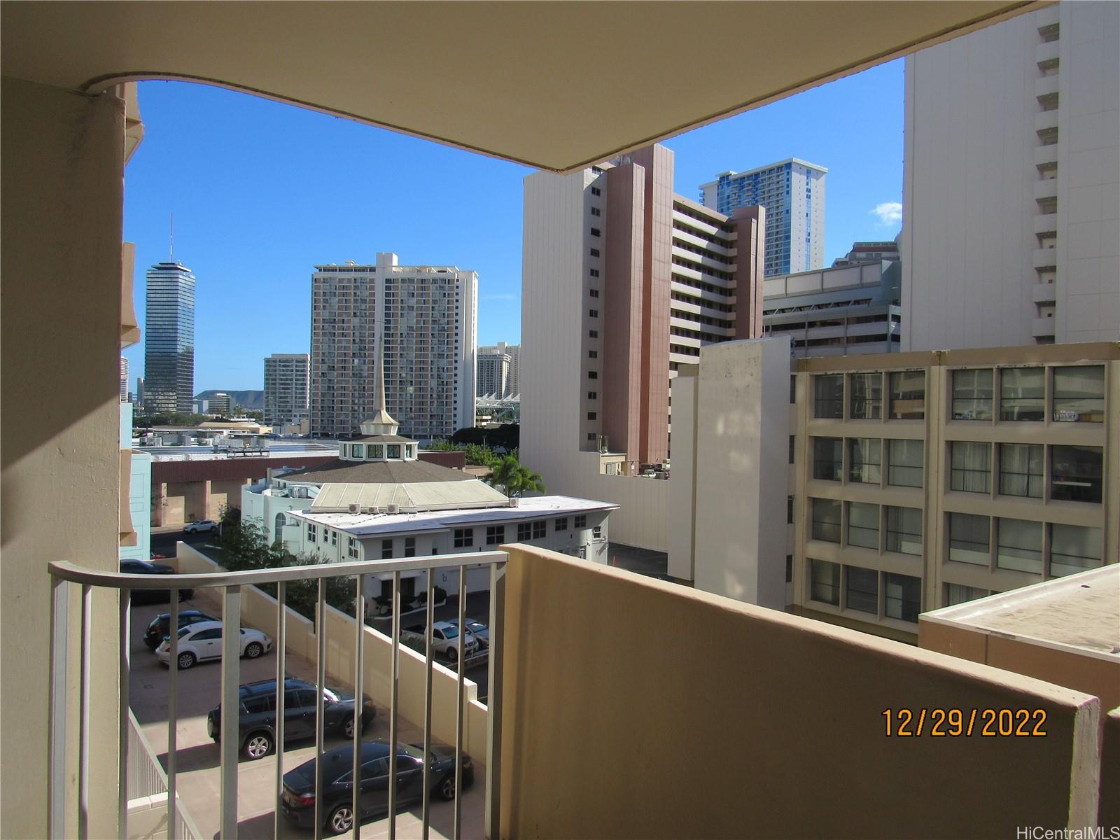 1561 Kanunu Street Honolulu - Rental - photo 3 of 10