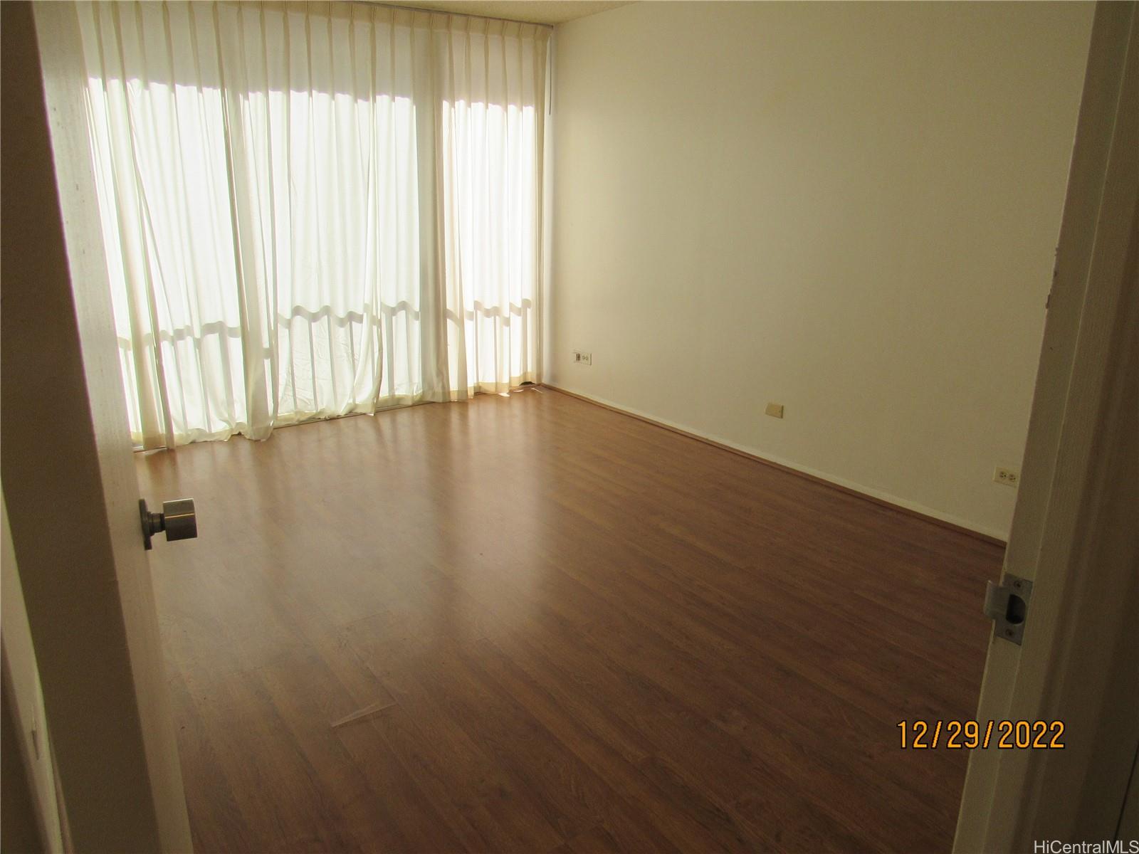 1561 Kanunu Street Honolulu - Rental - photo 5 of 10