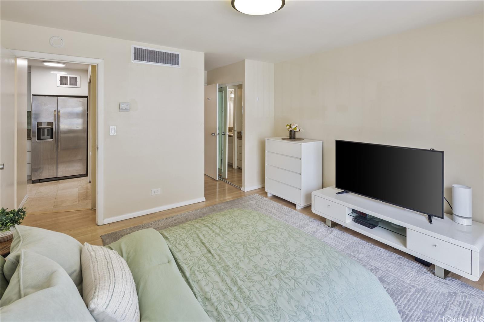 Princess Leilani condo # 601, Honolulu, Hawaii - photo 13 of 23