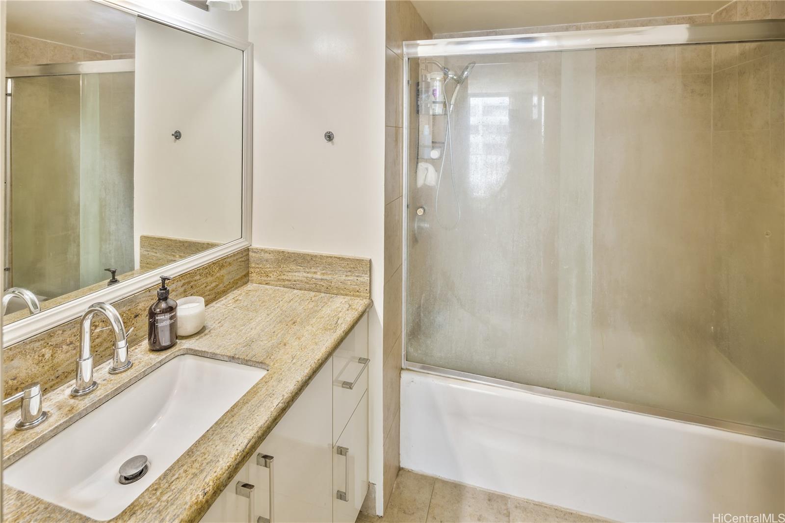 Princess Leilani condo # 601, Honolulu, Hawaii - photo 15 of 23