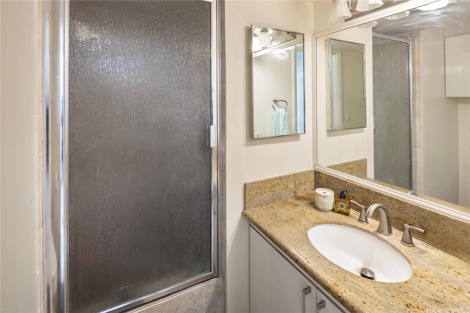 Princess Leilani condo # 601, Honolulu, Hawaii - photo 17 of 23