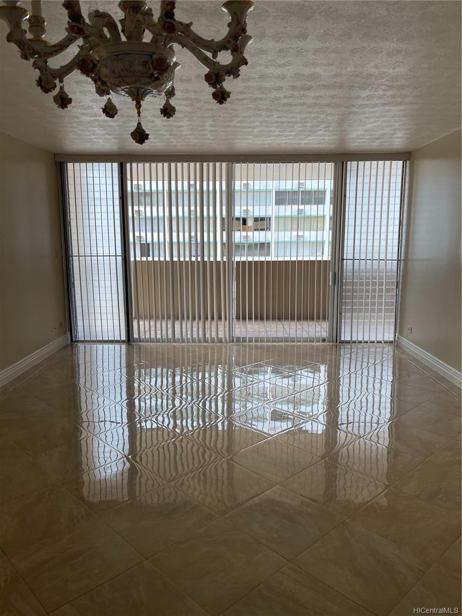 Princess Leilani 605, 1561 Kanunu Street, Honolulu Holiday Mart