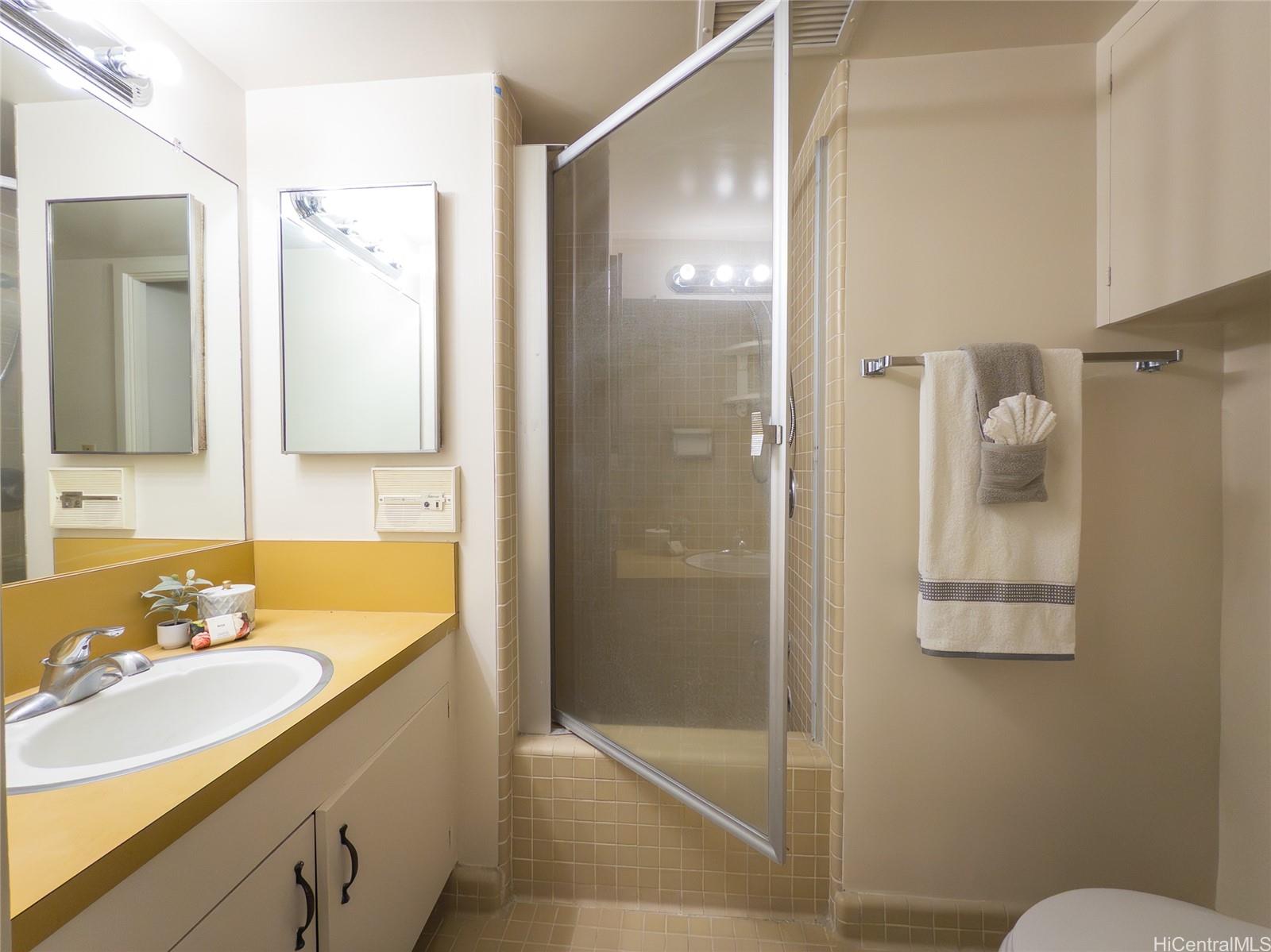 Princess Leilani condo # 807, Honolulu, Hawaii - photo 15 of 20