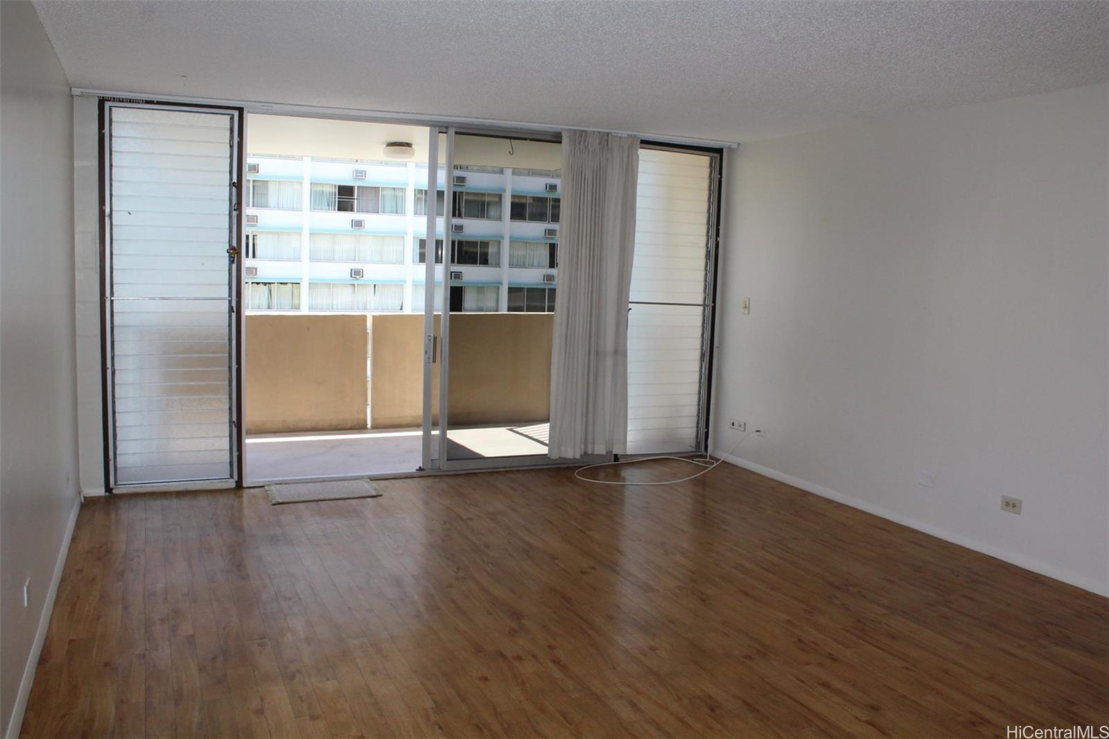 Princess Leilani 907, 1561 Kanunu Street, Honolulu Holiday Mart