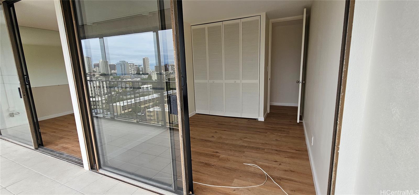 Makiki Plaza condo # 1706, Honolulu, Hawaii - photo 16 of 25