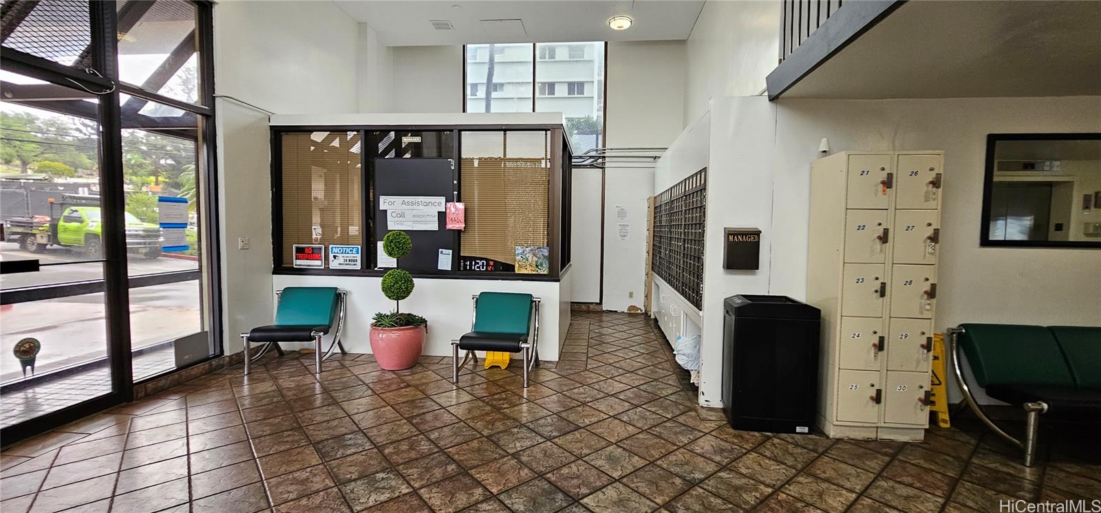 Makiki Plaza condo # 1706, Honolulu, Hawaii - photo 25 of 25