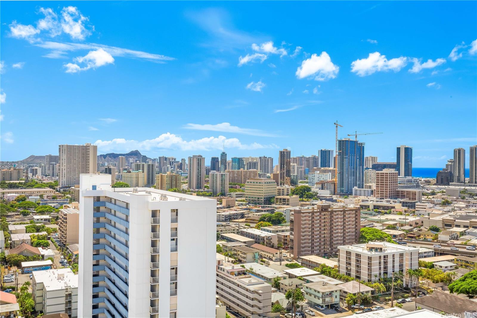 Makiki Plaza condo # 2201, Honolulu, Hawaii - photo 22 of 25