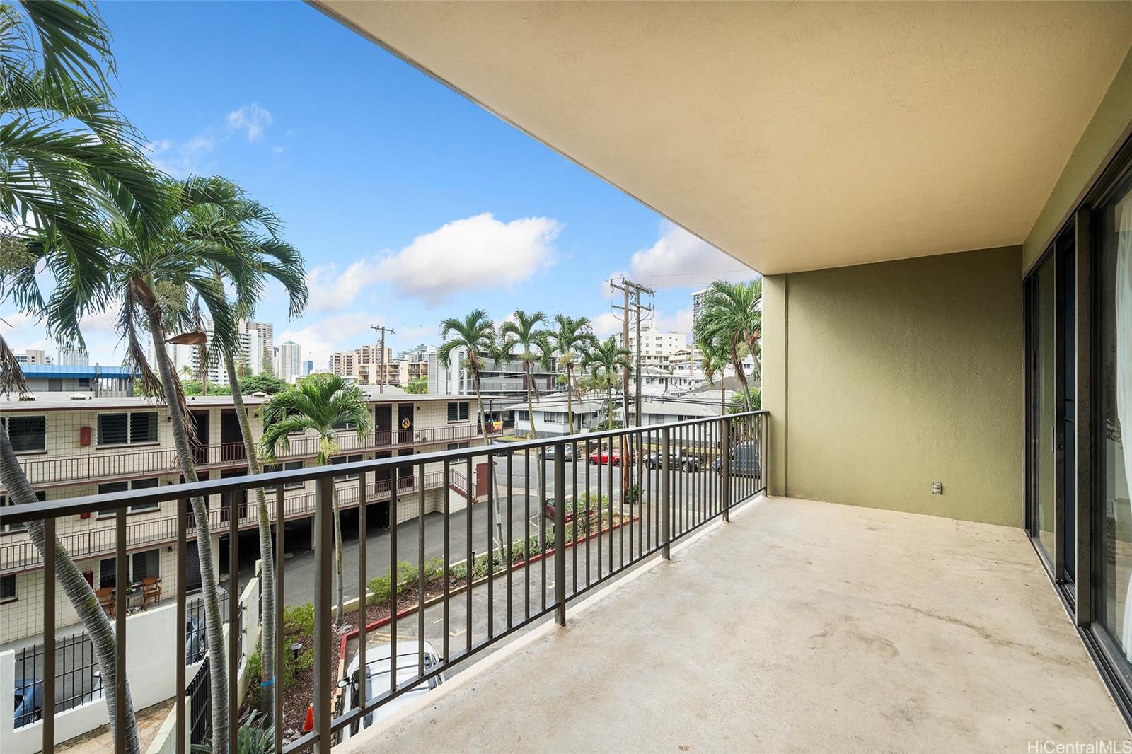 Makiki Plaza condo # 405, Honolulu, Hawaii - photo 14 of 20