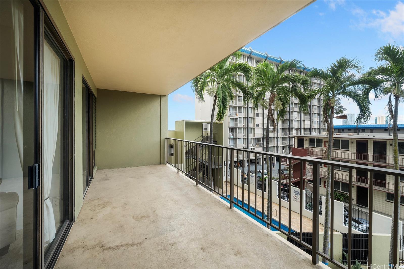 Makiki Plaza condo # 405, Honolulu, Hawaii - photo 15 of 20