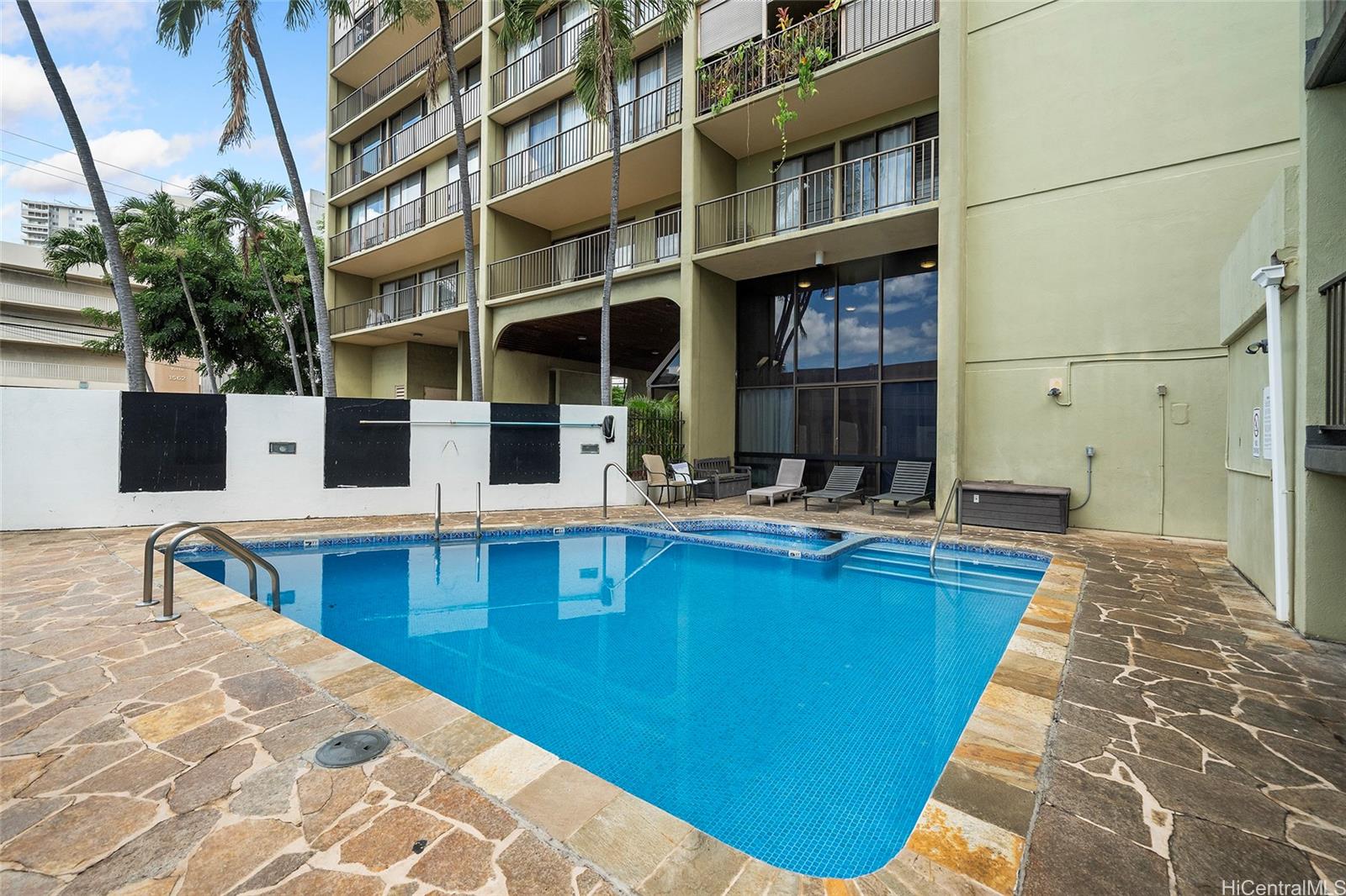 Makiki Plaza condo # 405, Honolulu, Hawaii - photo 17 of 20