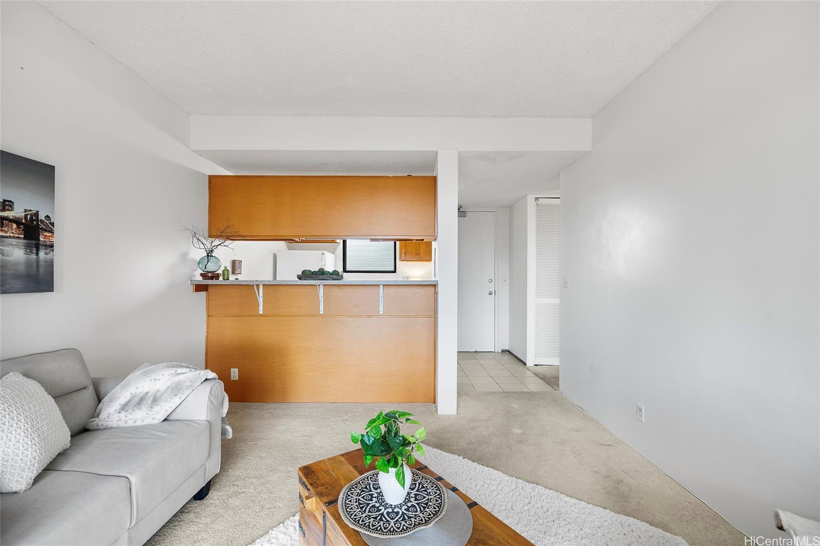 Makiki Plaza condo # 405, Honolulu, Hawaii - photo 3 of 20