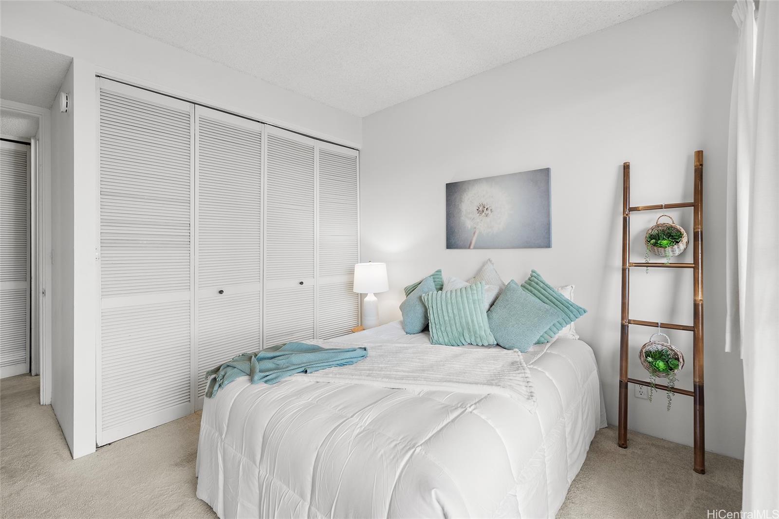 Makiki Plaza condo # 405, Honolulu, Hawaii - photo 9 of 20