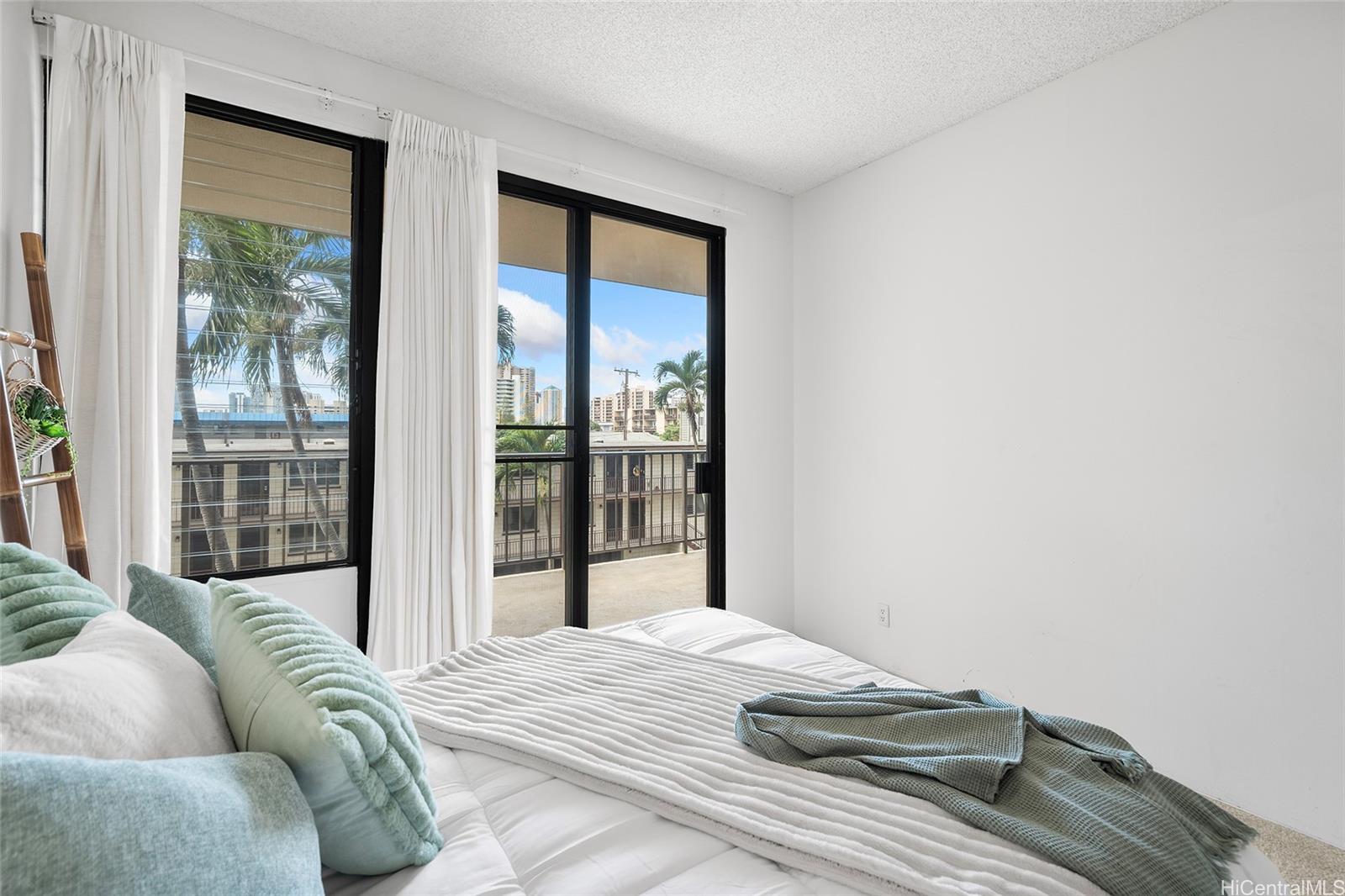 Makiki Plaza condo # 405, Honolulu, Hawaii - photo 10 of 20