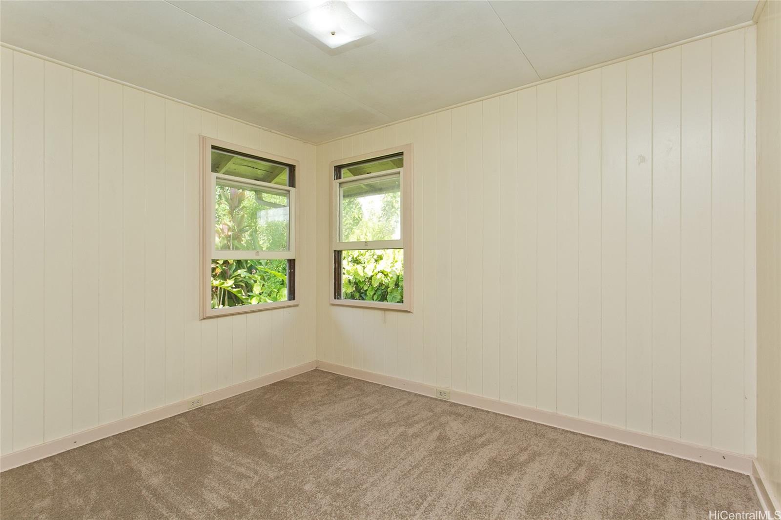 1563  Kalaepaa Drive Kalihi Valley, Honolulu home - photo 12 of 22