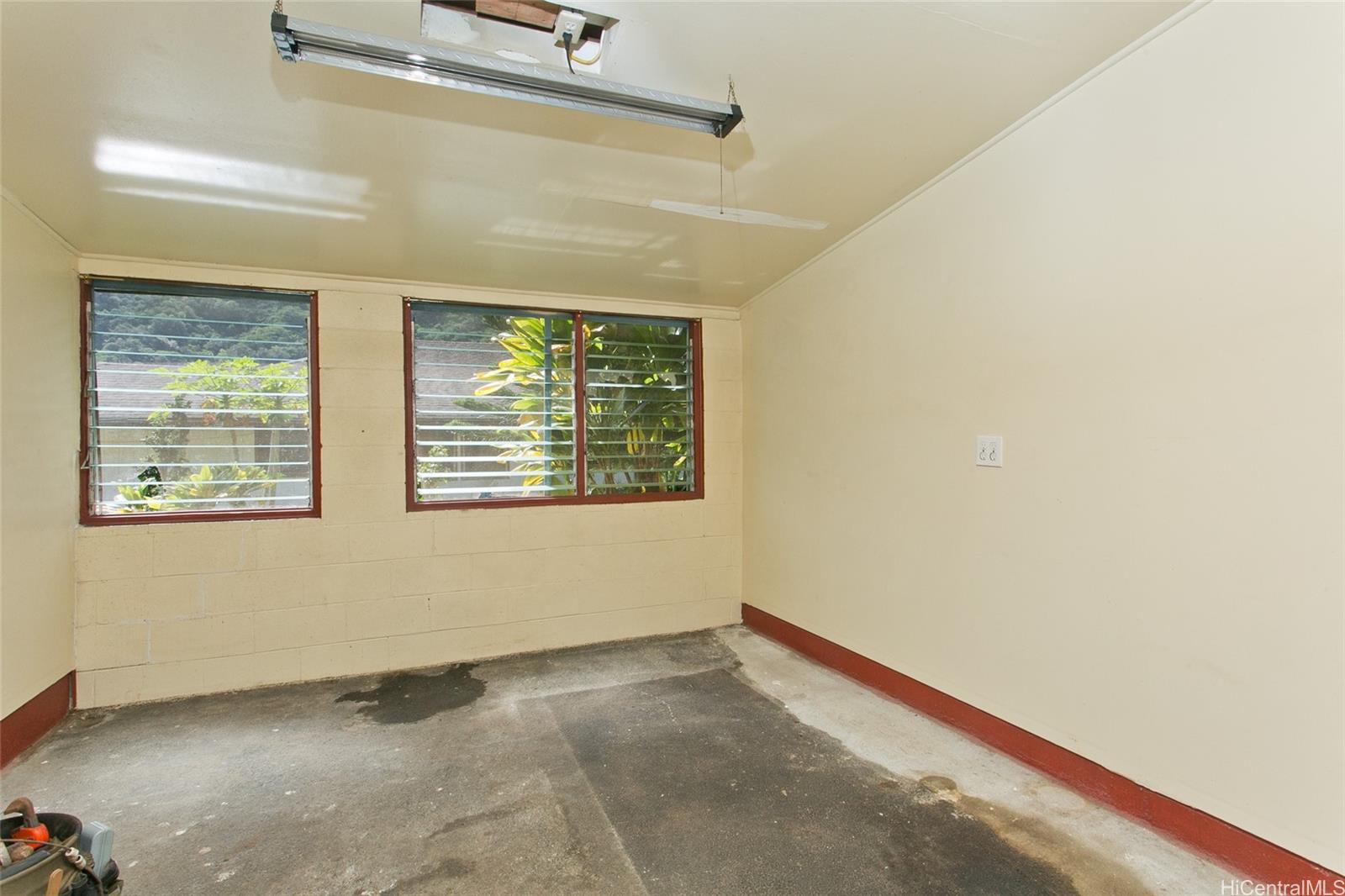 1563  Kalaepaa Drive Kalihi Valley, Honolulu home - photo 13 of 22