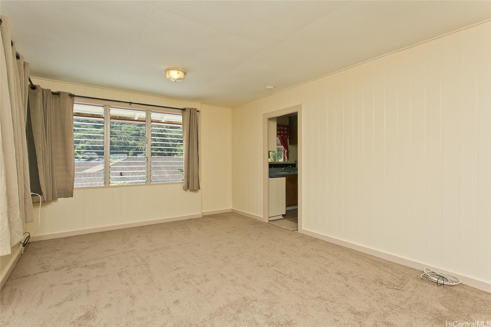 1563  Kalaepaa Drive Kalihi Valley, Honolulu home - photo 3 of 22
