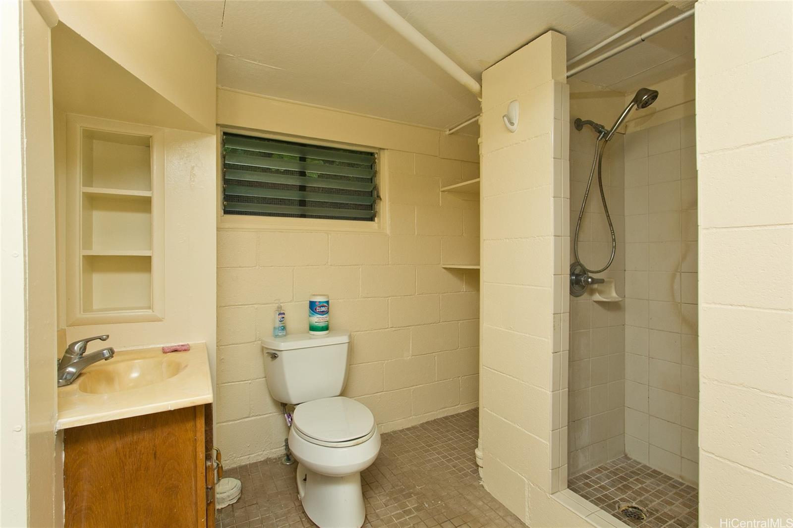 1563  Kalaepaa Drive Kalihi Valley, Honolulu home - photo 21 of 22