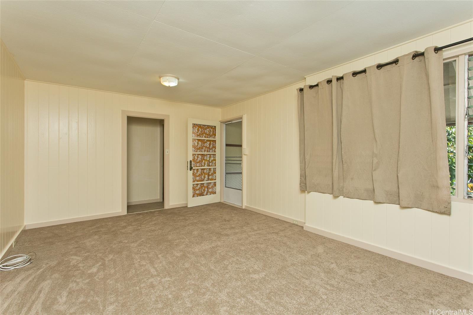 1563  Kalaepaa Drive Kalihi Valley, Honolulu home - photo 5 of 22