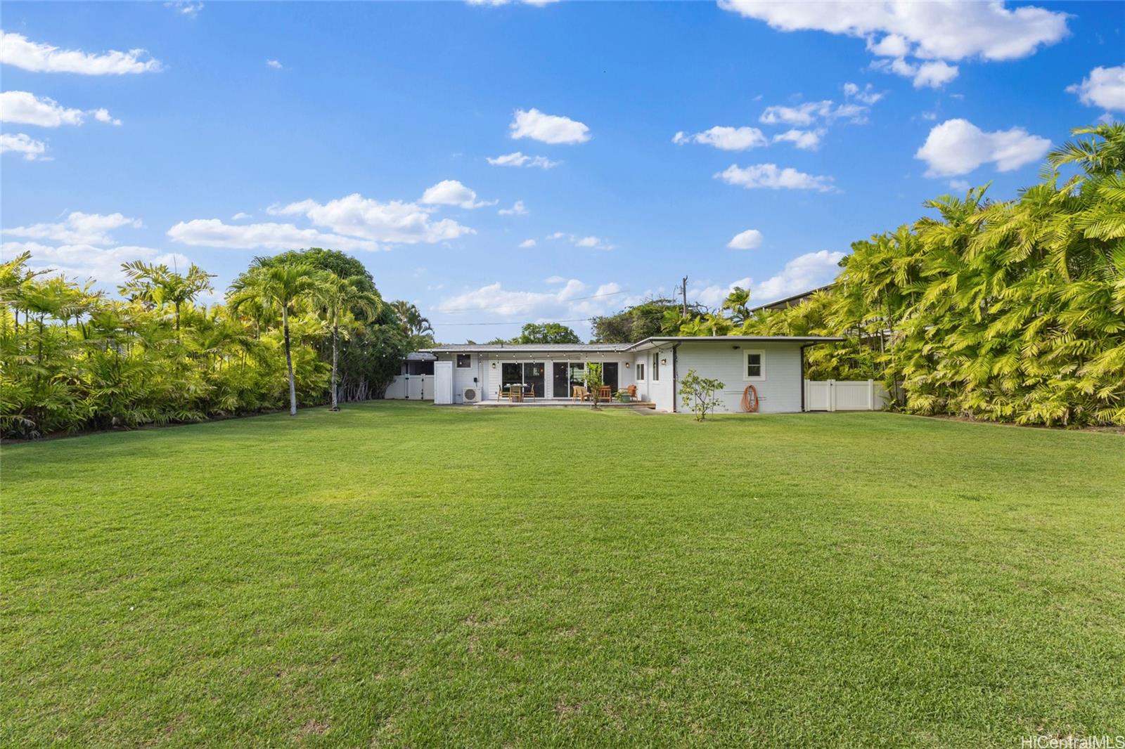 157  Makawao Street Kalama Tract, Kailua home - photo 2 of 24