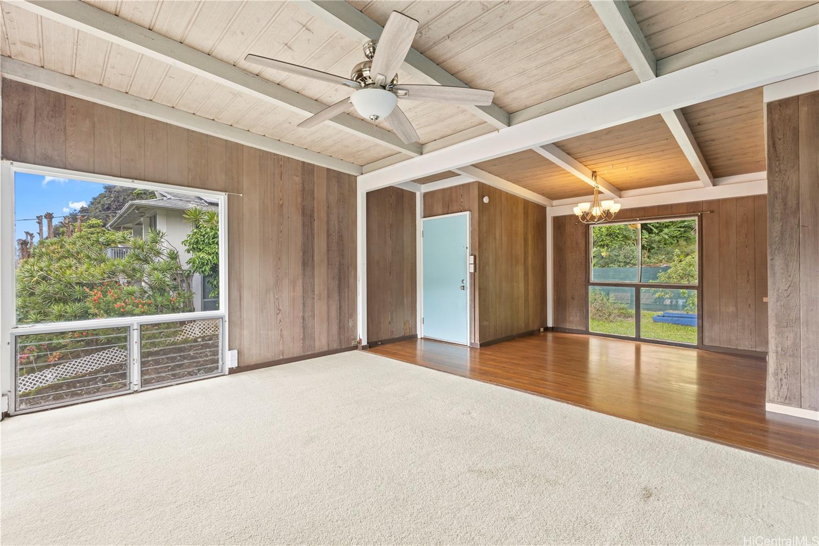 157  Waokanaka Place Old Pali, Honolulu home - photo 2 of 22