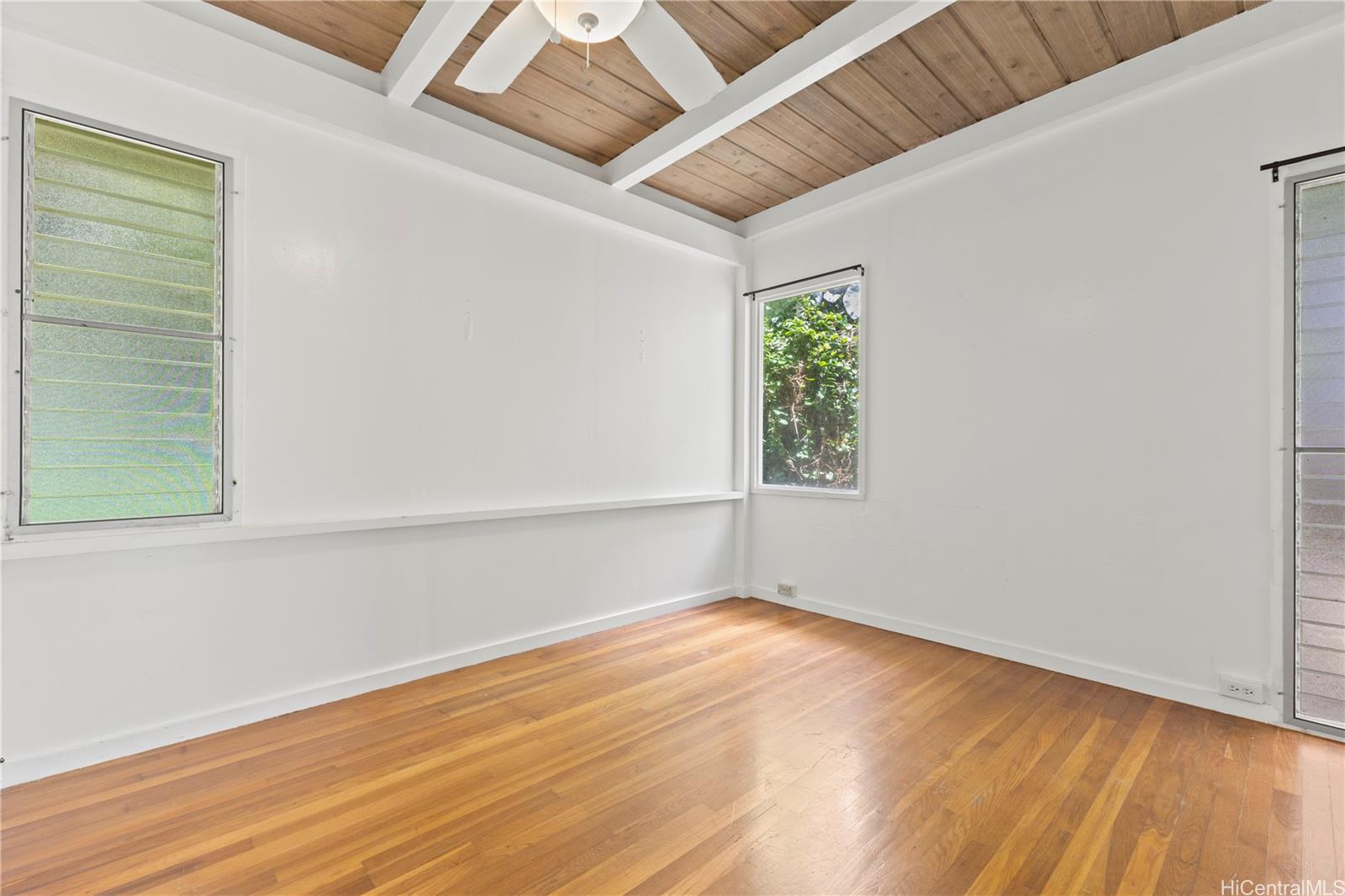 157  Waokanaka Place Old Pali, Honolulu home - photo 15 of 22