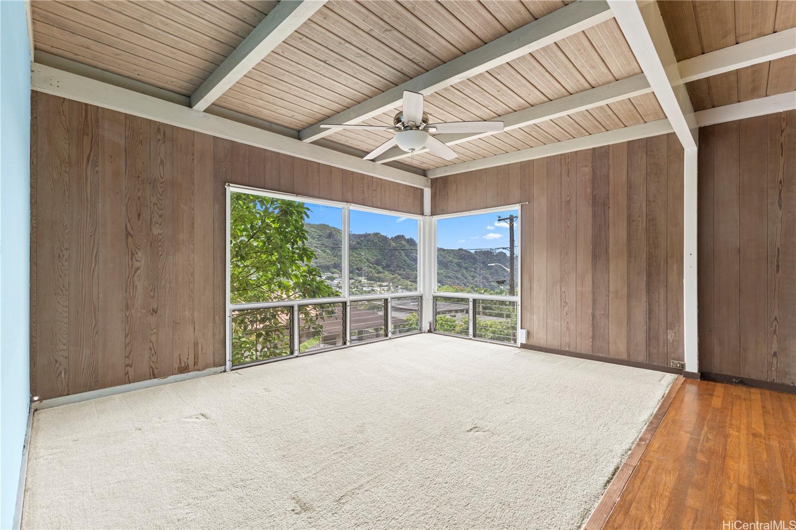 157  Waokanaka Place Old Pali, Honolulu home - photo 4 of 22