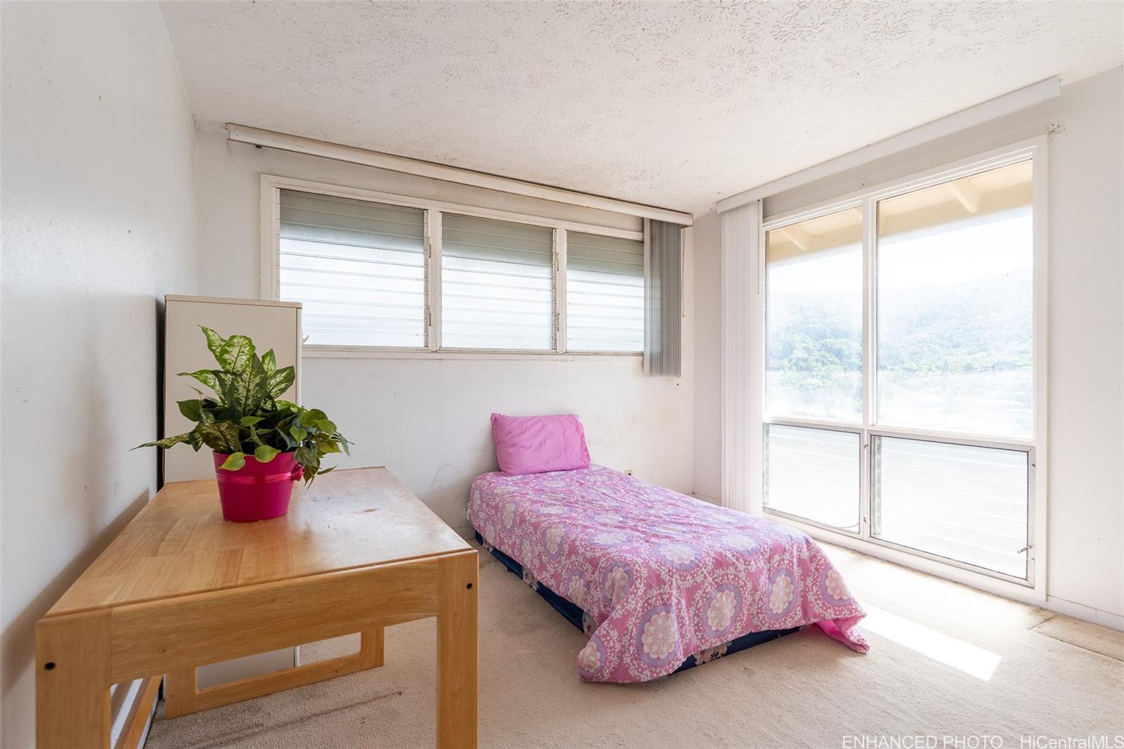 1570  Ala Lani Street Moanalua Valley, Honolulu home - photo 15 of 25