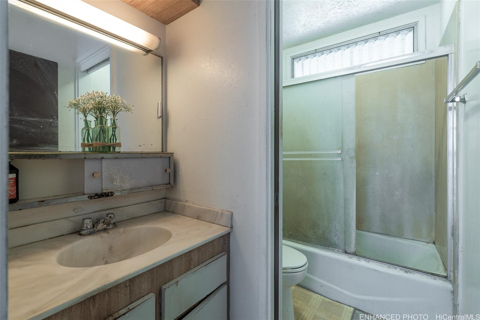 1570  Ala Lani Street Moanalua Valley, Honolulu home - photo 17 of 25