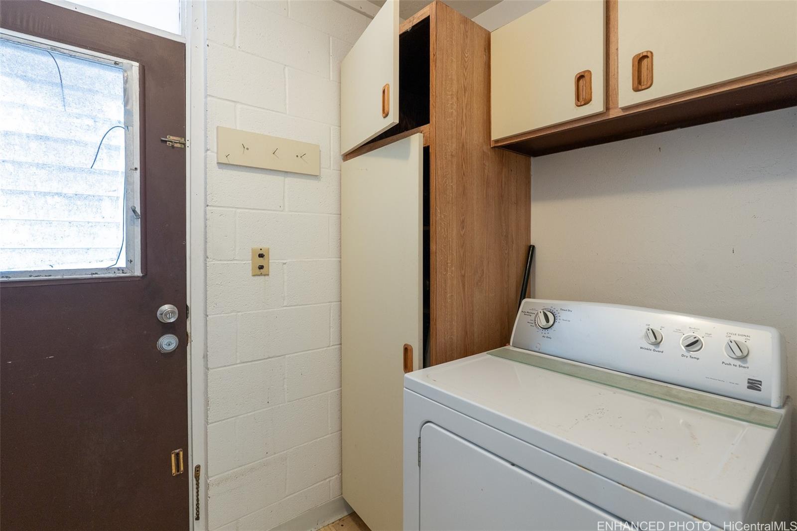 1570  Ala Lani Street Moanalua Valley, Honolulu home - photo 22 of 25