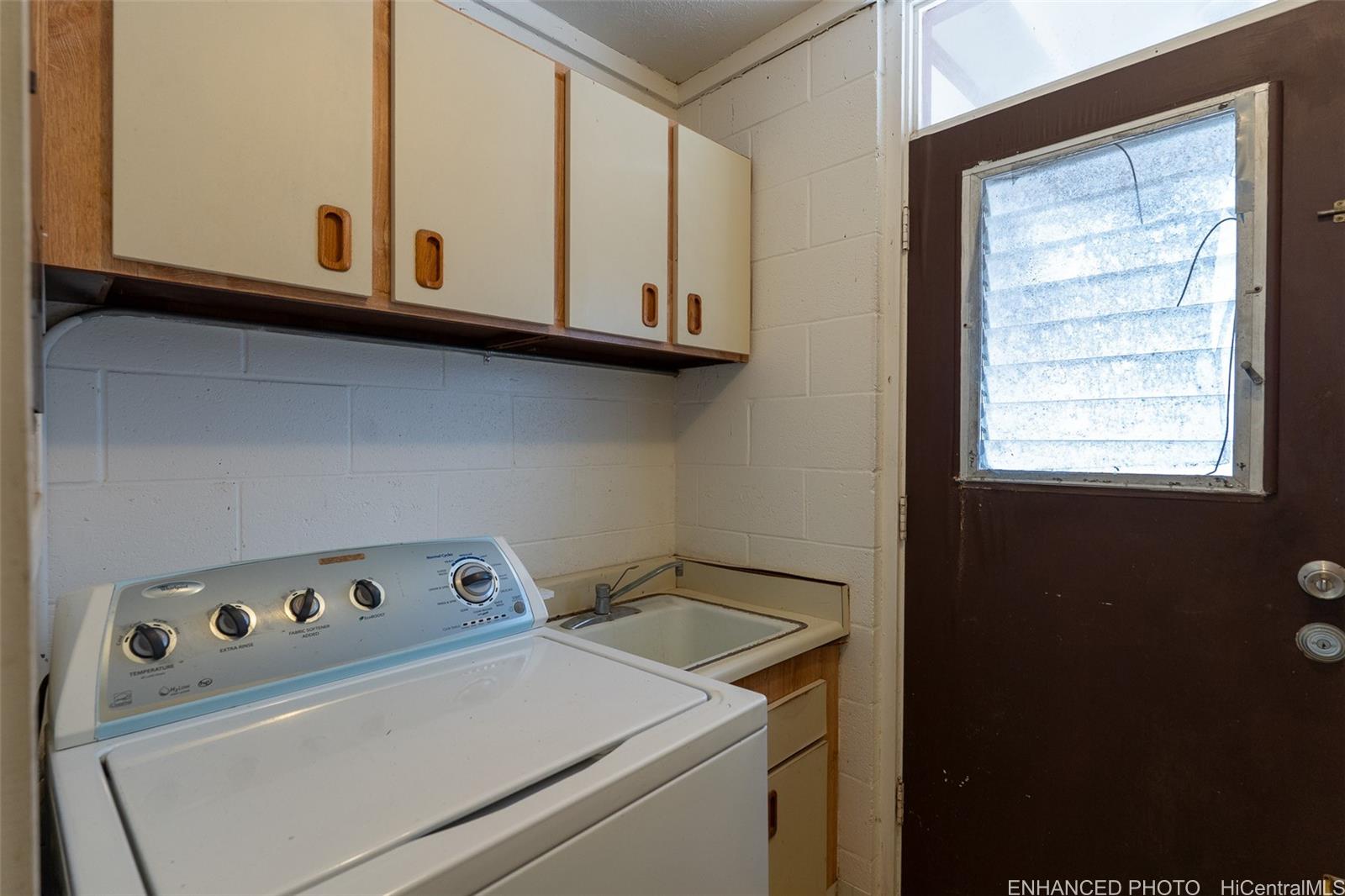 1570  Ala Lani Street Moanalua Valley, Honolulu home - photo 23 of 25