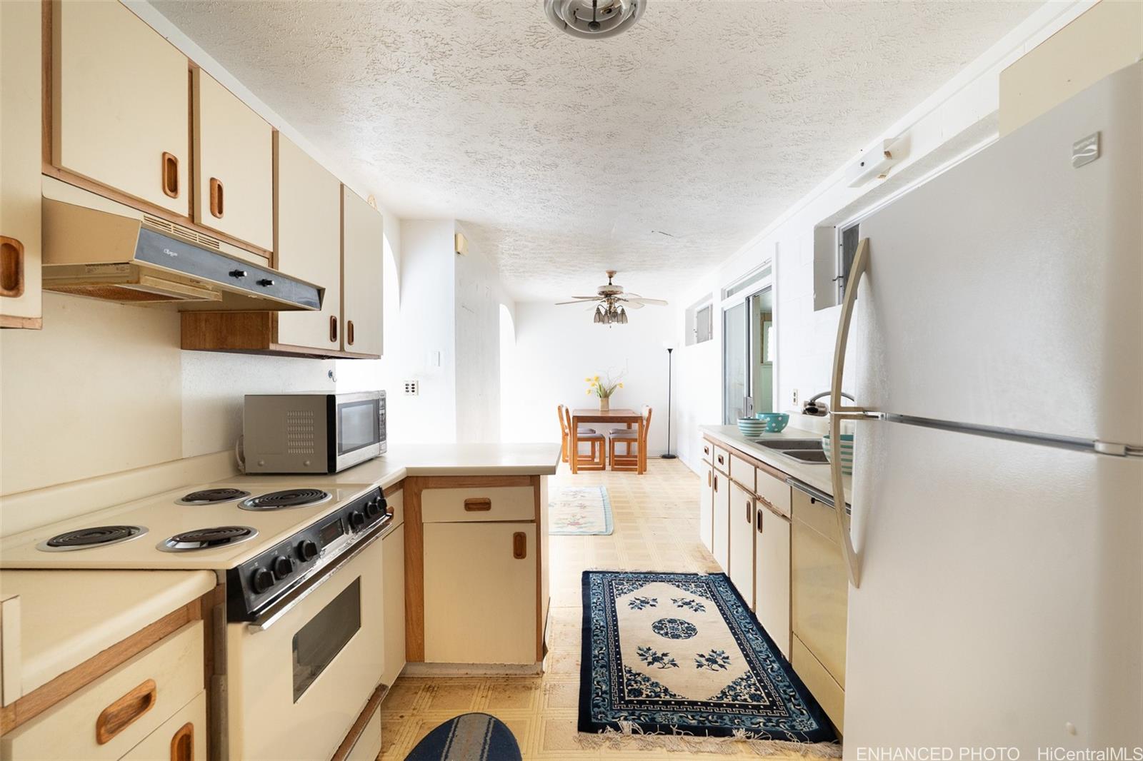 1570  Ala Lani Street Moanalua Valley, Honolulu home - photo 5 of 25