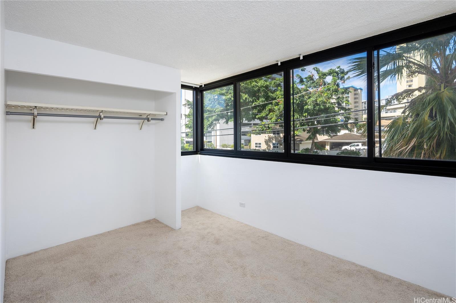 Pakalana condo # 106, Honolulu, Hawaii - photo 11 of 23