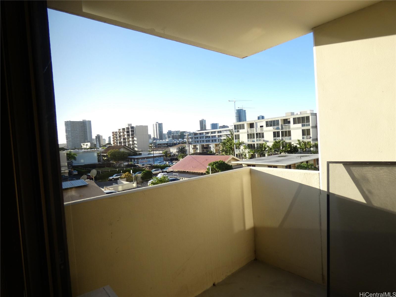 Pakalana condo # 204, Honolulu, Hawaii - photo 6 of 7