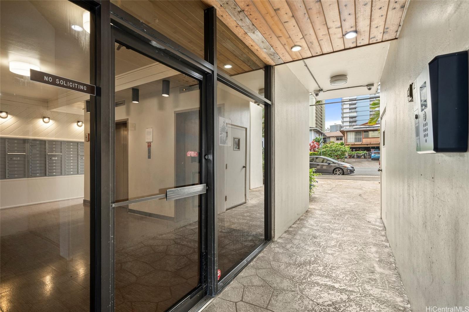 Pakalana condo # 503, Honolulu, Hawaii - photo 19 of 24